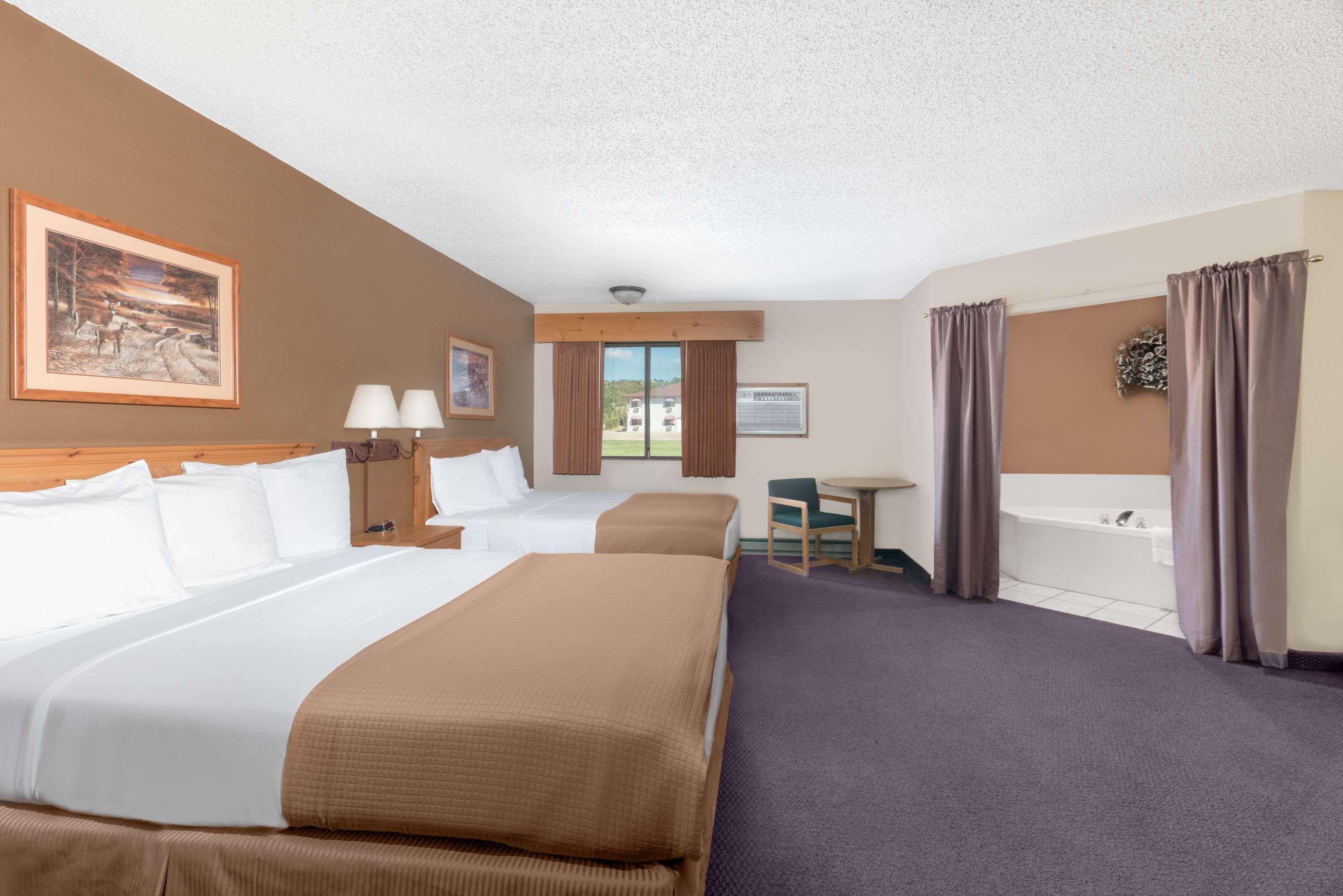 Super 8 By Wyndham Chamberlain Sd Hotel Eksteriør billede