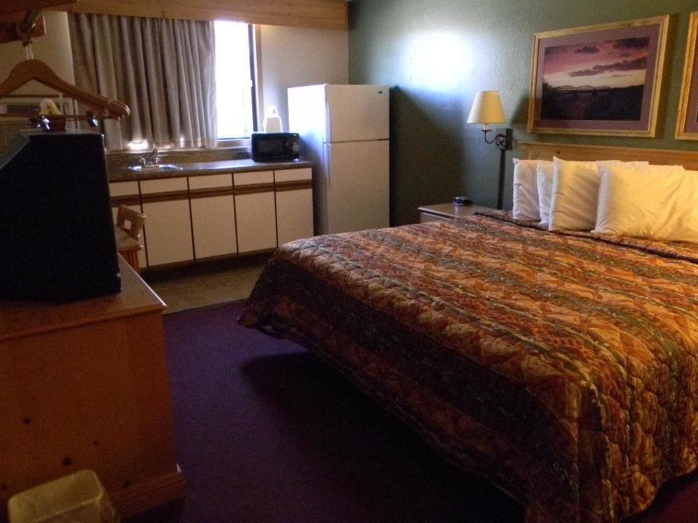 Super 8 By Wyndham Chamberlain Sd Hotel Eksteriør billede